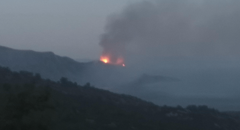 Σάμος: Φωτιά στο ακρωτήριο “Πράσο”