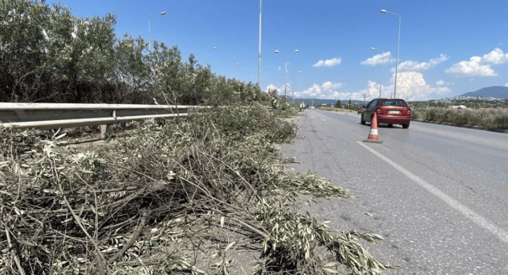 Εργασίες κοπής πρασίνου στα χωρικά όρια της Π.Ε. Χαλκιδικής επί της Ε.Ο. Θεσσαλονίκης - Ν. Μουδανιών