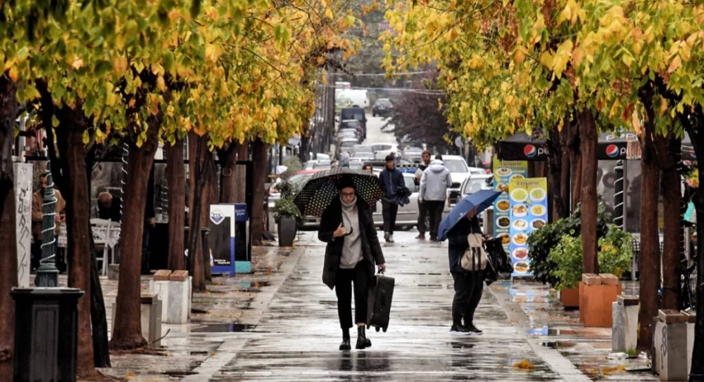 Καιρός: Υποχωρεί ο αντικυκλώνας, έρχονται βροχές και καταιγίδες από την Κυριακή