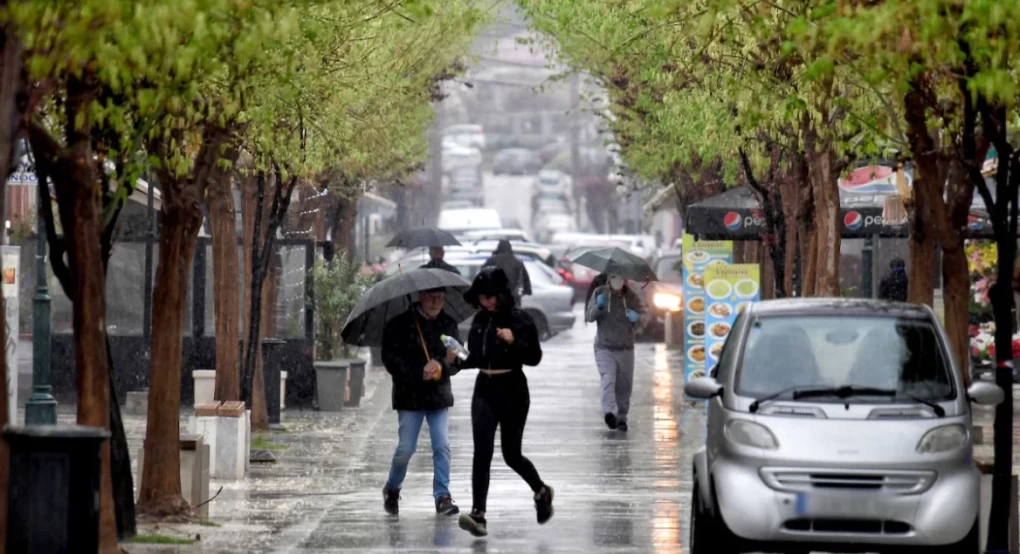 Καιρός: Επιδείνωση από σήμερα με βροχές και καταιγίδες - Πού και πότε θα είναι ισχυρά τα φαινόμενα