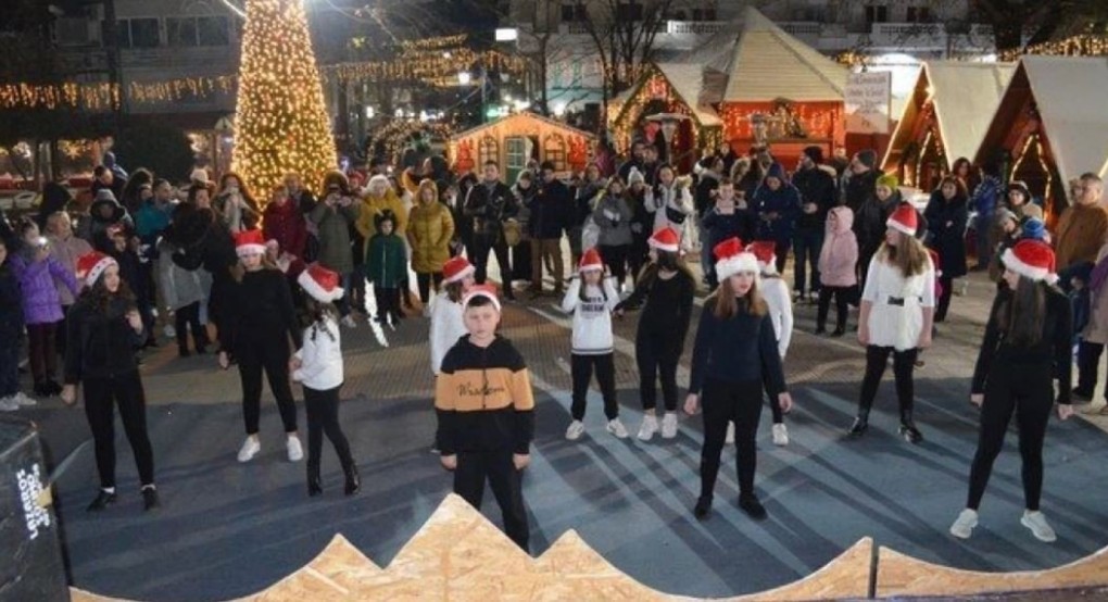 Φωταγώγηση  Χριστουγεννιάτικου Δέντρου στη Σκύδρα  – Πρόγραμμα γιορτινών εκδηλώσεων