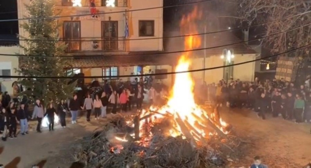 Η Αναβίωση της Κόλιντα στο Μεσημέρι Έδεσσας Παρά τη Βροχή