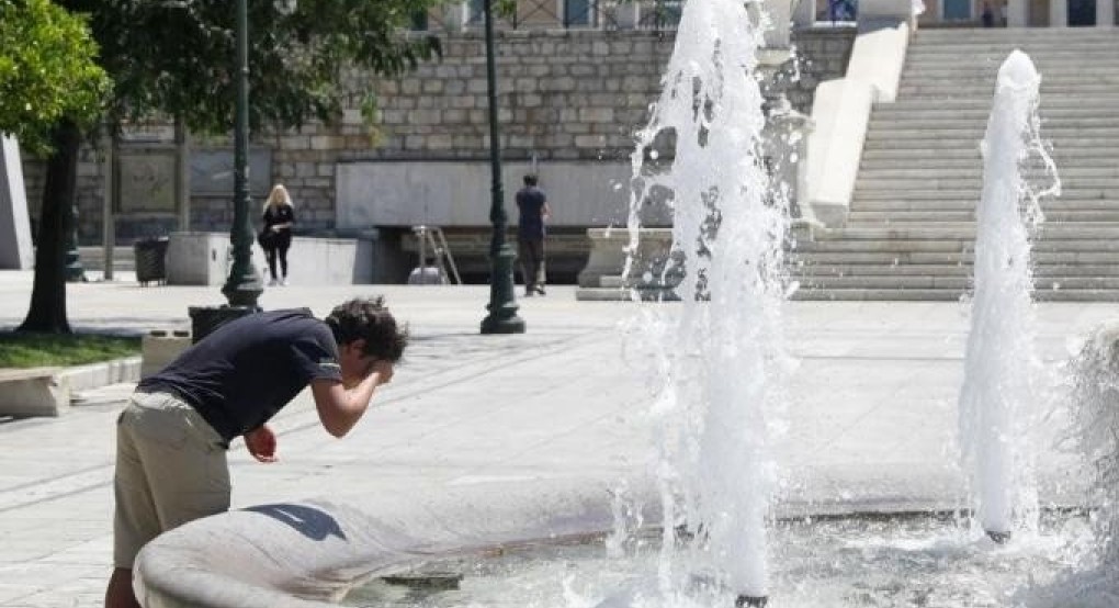 Κλιματική αλλαγή: Γιατί είναι συχνότεροι οι καύσωνες στην Ελλάδα και ποιες περιοχές είναι ευάλωτες στις πλημμύρες