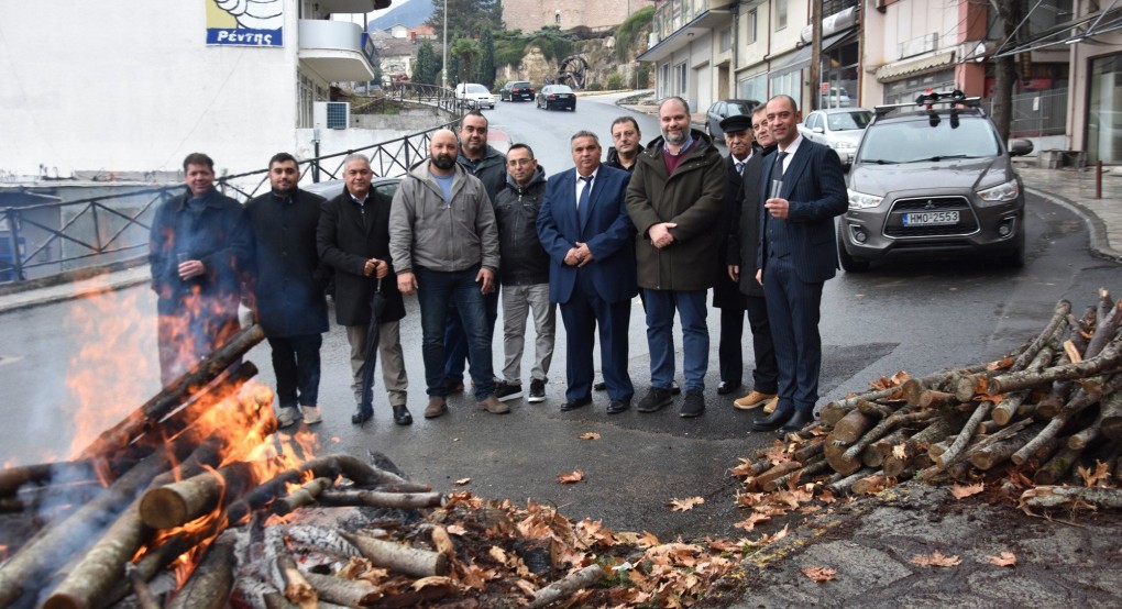 Επίσκεψη του Δημάρχου στο Γηροκομείο και στους παραδοσιακούς Καρτσιούνους της Νάουσας (φώτος)