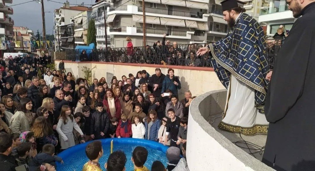 Η Ενορία των Αγίων Κωνσταντίνου και Ελένης Γιαννιτσών: Ένας Αγιασμός των Υδάτων που Γεμίζει Χαρά και Ελπίδα