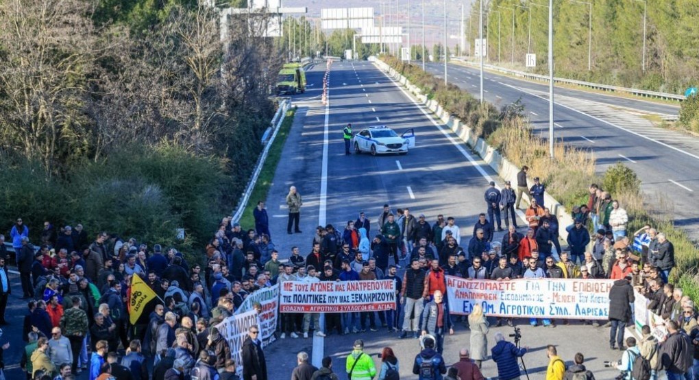 Σε 4,7 δισ. ευρώ κοστολογούνται οι απαιτήσεις των αγροτών στα μπλόκα