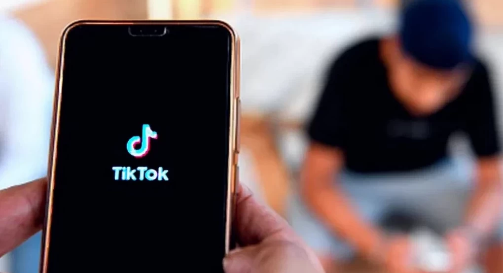 Ανησυχία για τη λιποθυμία μαθήτριας σε TikTok Challenge: «Τα παιδιά δεν έχουν άλλη διέξοδο, δεν έχουν δραστηριότητες»