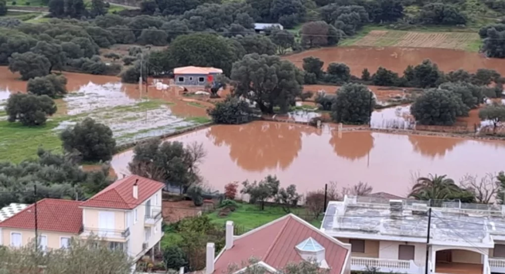 Καιρός: Προειδοποίηση για μεγάλα ύψη βροχής σήμερα στην δυτική Ελλάδα - Καταστροφές από την κακοκαιρία στην Κεφαλονιά