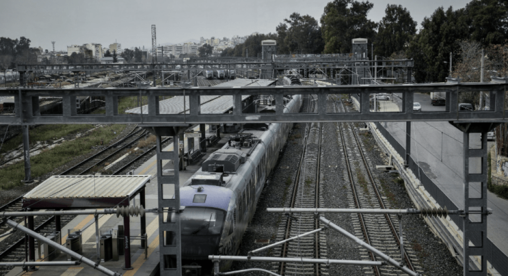 Εμπορική αμαξοστοιχία εκτροχιάστηκε το βράδυ της Τρίτης 11/02 στην Ειδομένη, πιθανόν μετά από πρόβλημα στη μηχανή της.