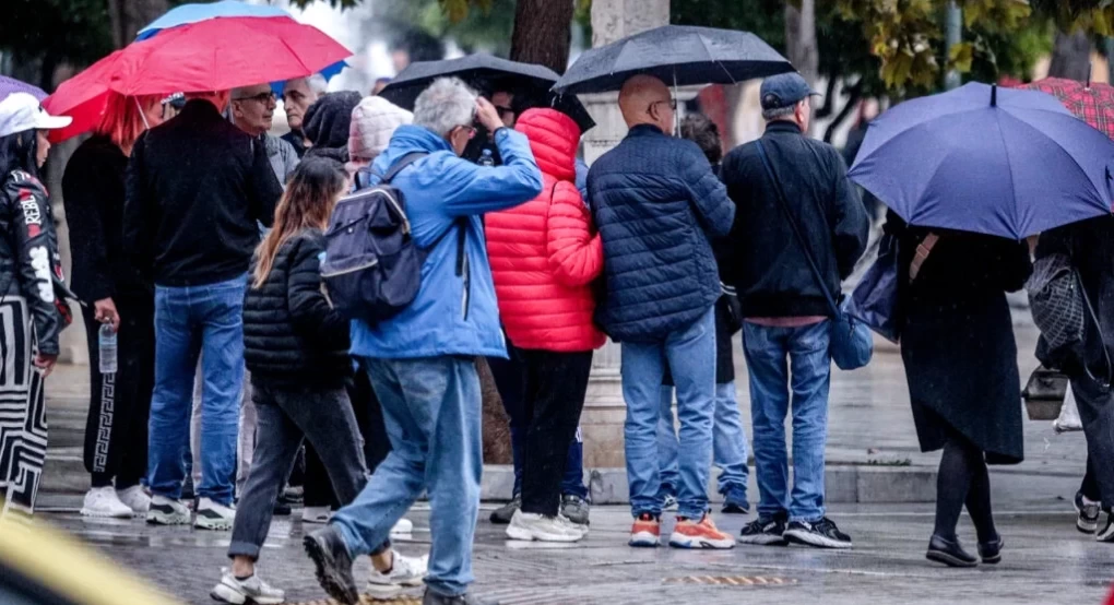 Καιρός: Βροχές, καταιγίδες και πτώση της θερμοκρασίας