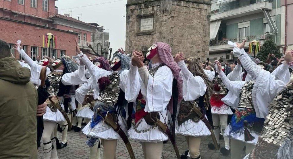 Χιλιάδες κόσμος στη Νάουσα τις απόκριες