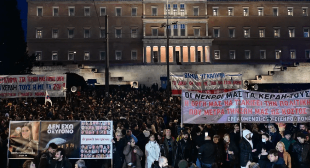 «Καμία συγκάλυψη» - Νέες, μαζικές συγκεντρώσεις για τα Τέμπη