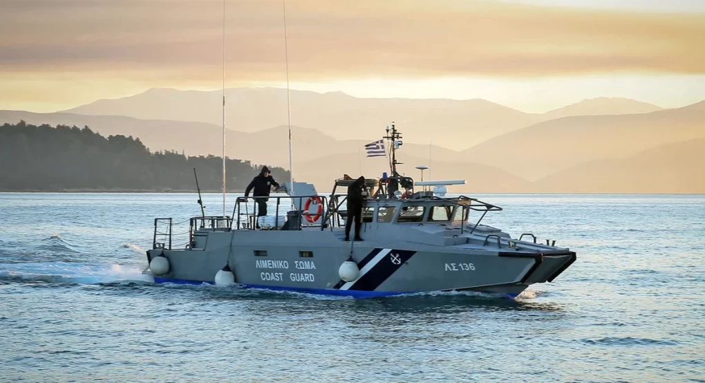 Κως: Άγρια καταδίωξη διακινητών στη θάλασσα -Το Λιμενικό έριξε προειδοποιητικές βολές, τρεις συλλήψεις