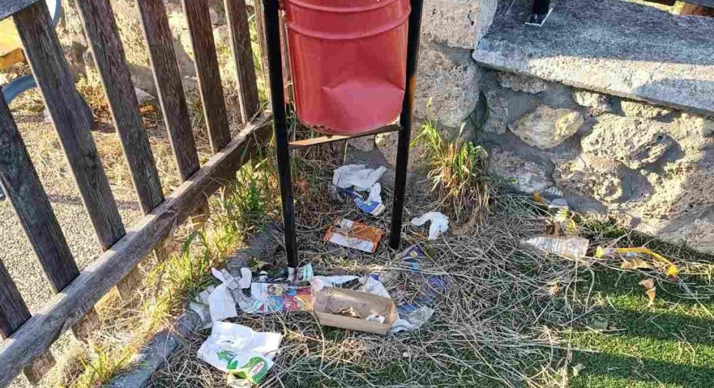 Παιδική χαρά Σκύδρας.... ασφαλής και πεντακάθαρη!