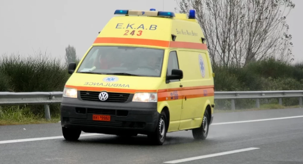 Θεσσαλονίκη: Εκτροπή αυτοκινήτου  -Ενας τραυματίας, τον απεγκλώβισε η Πυροσβεστική