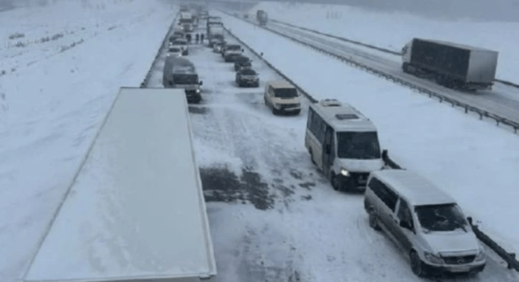 Μόσχα / «Επικές» καραμπόλες πολλών δεκάδων οχημάτων λόγω σφοδρού παγετού και χιονόπτωσης