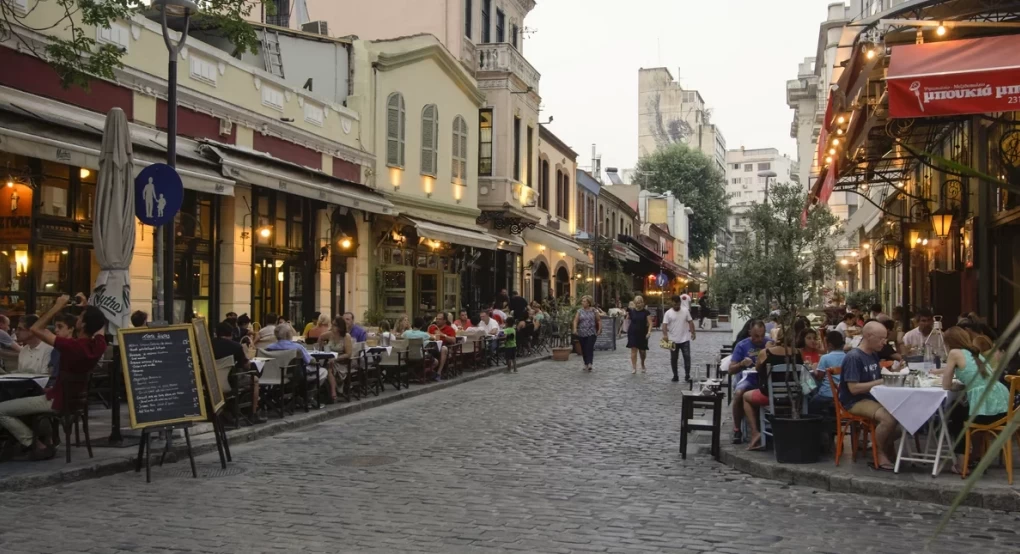 Νέες οδηγίες για τον ΦΠΑ: Πότε επιβάλλεται 13% και πότε 24% σε αναψυκτικά, μπύρες χωρίς αλκοόλ, χυμούς