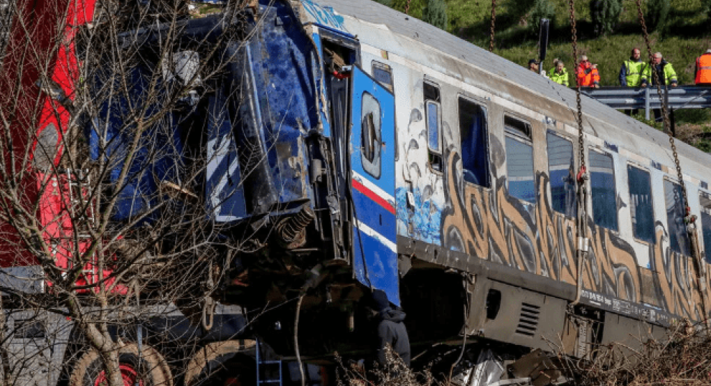 Τέμπη: Μήνυση κατά παντός υπευθύνου από τον επιζώντα του πρώτου βαγονιού