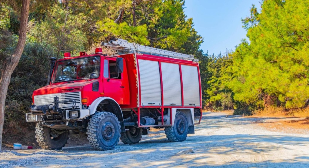 Τέλος για τα ένδοξα πυροσβεστικά οχήματα της Ελλάδας -Πωλούνται από μόλις 80 ευρώ