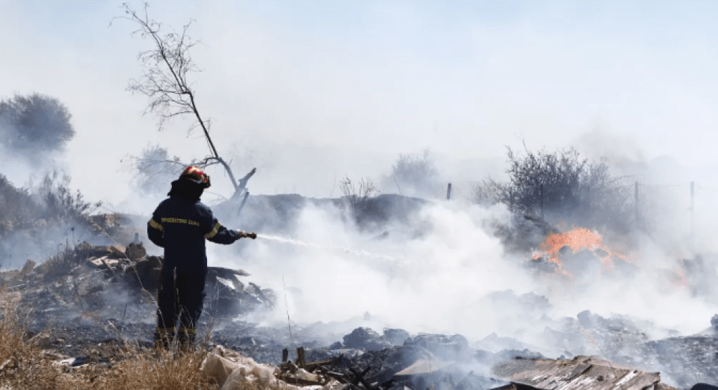 Πύρινα μέτωπα σε Τζουμέρκα, Λακωνία, Πιερία