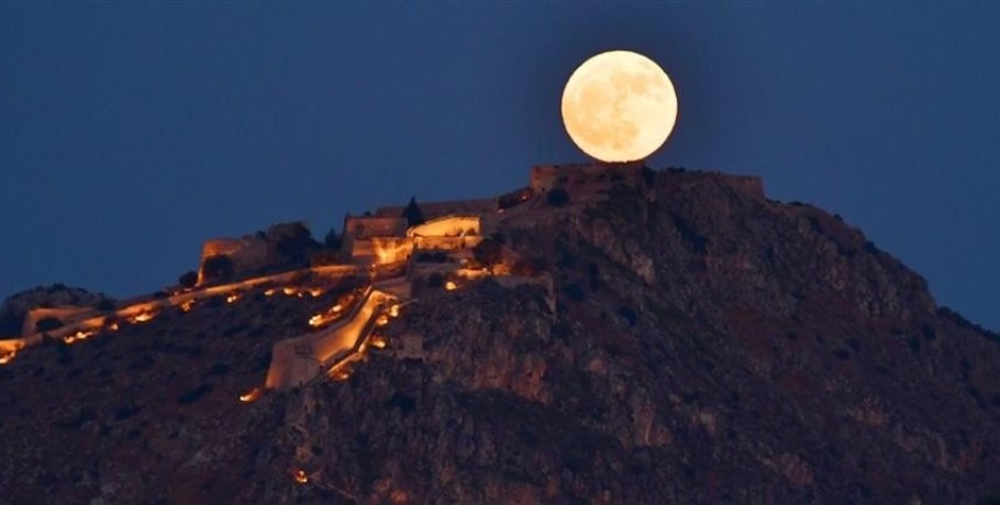 “Πανσέληνος του Ελαφιού”: Το μεγαλύτερο και φωτεινότερο φεγγάρι του 2024