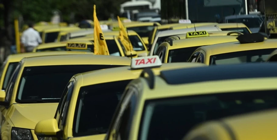 Ταξί: Η ΑΑΔΕ λύνει τα προβλήματα με τους οδηγούς που δεν δέχονται κάρτες πληρωμών - Οι καταγγελίες και τα πρόστιμα