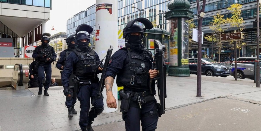 Απειλές στο Παρίσι για αιματοκύλισμα
