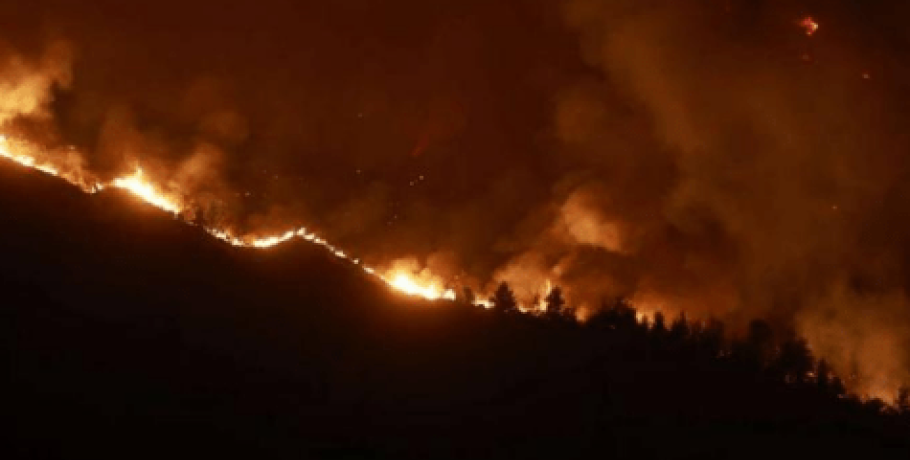 Φωτιά στο Ξυλόκαστρο: Κλειστός ο αυτοκινητόδρομος Κορίνθου – Πατρών