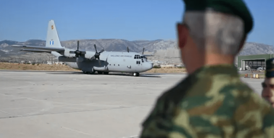 Προσγειώθηκε το C-130 με απεγκλωβισθέντες Έλληνες του Λιβάνου στην Ελευσίνα