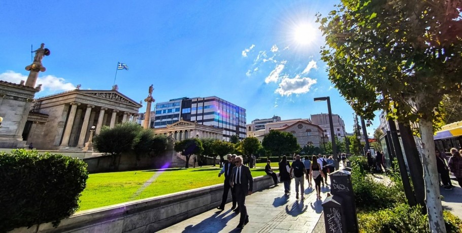 Καλοκαιρία και 26 βαθμοί σήμερα -Τι βλέπει η ΕΜΥ για τον καιρό το τριήμερο της 28ης Οκτωβρίου