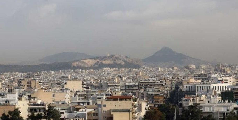 Καιρός της Πέμπτης (31/10): Τοπικές βροχές με θερμοκρασίες έως 25 βαθμούς και ανέμους 8 μποφόρ στο Αιγαίο