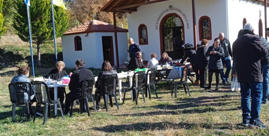 Πευκωτό Αλμωπίας: Πανηγυρίζει το παρεκκλήσι των Αρχαγγέλων