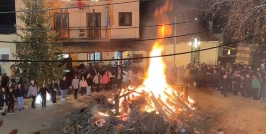 Η Αναβίωση της Κόλιντα στο Μεσημέρι Έδεσσας Παρά τη Βροχή