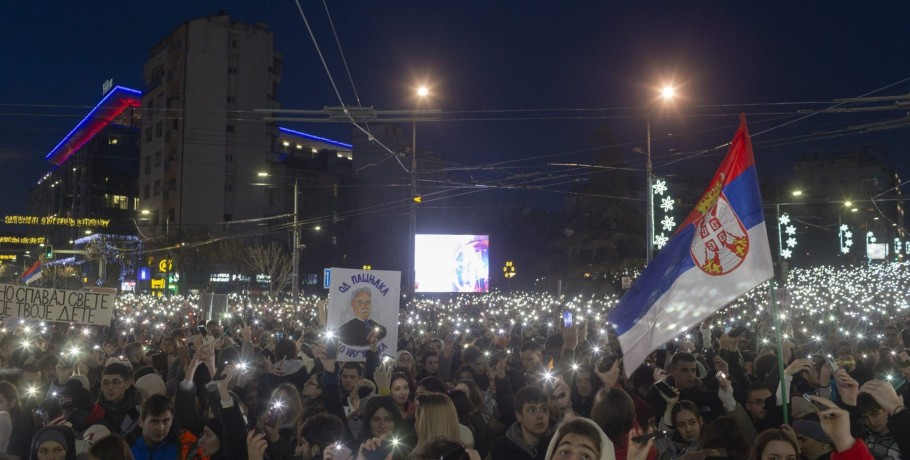 Σερβία: Μεγάλη διαδήλωση των φοιτητών στο Βελιγράδι κατά της διαφθοράς και της αδιαφάνειας στον κρατικό μηχανισμό