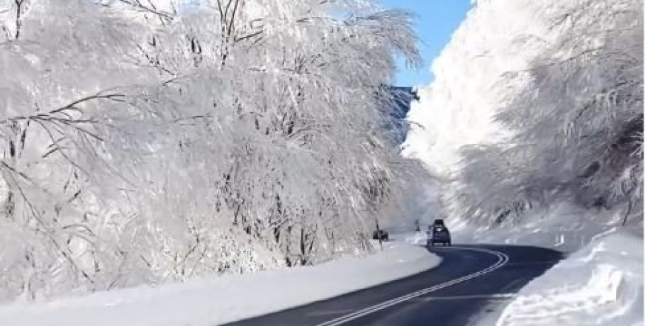 Όταν το χιόνι κάνει τα ελληνικά τοπία να μοιάζουν ονειρικά – Εικόνες που μάγεψαν όλο τον πλανήτη