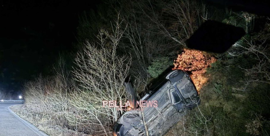 Τροχαίο Ατύχημα στον Δρόμο Αρχαγγέλου-Αριδαίας: Αυτοκίνητο στις Φλόγες