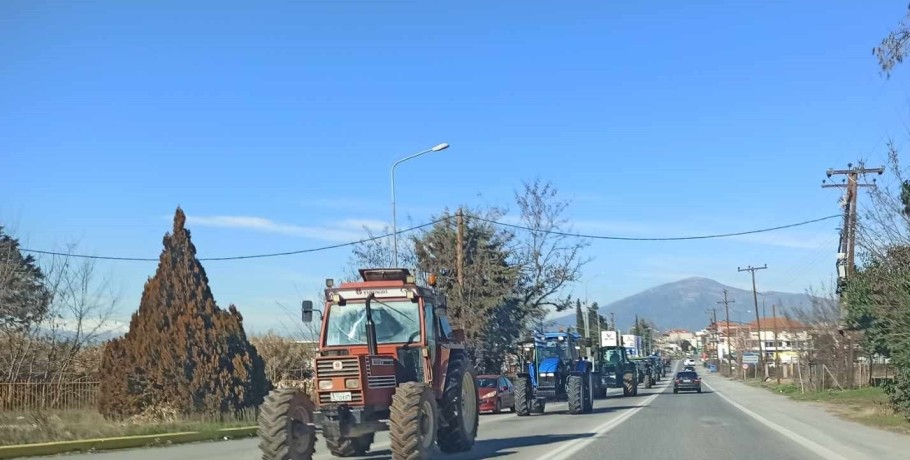 "Παρέλαση" στην πόλη και αναμονή νεότερων στον κόμβο της Παραλίμνης/"Αιχμή" από Σιδηρόπουλο