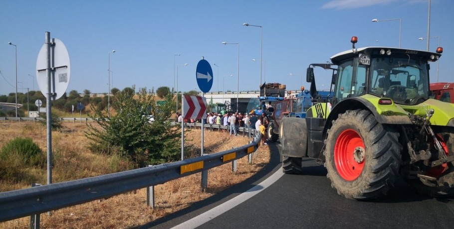 Στα μπλόκα από σήμερα οι αγρότες