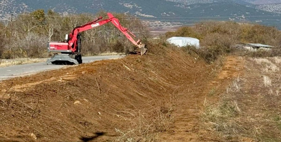 Παρεμβάσεις του Δήμου Πέλλας με καθαρισμό καναλιών και κοιμητηρίων στην Δ.Ε. Κύρρου