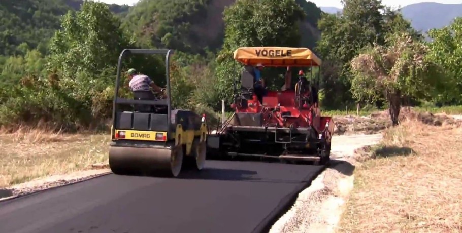 Παράταση κατά ένα μήνα, της πρόσκλησης για αγροτική οδοποιία