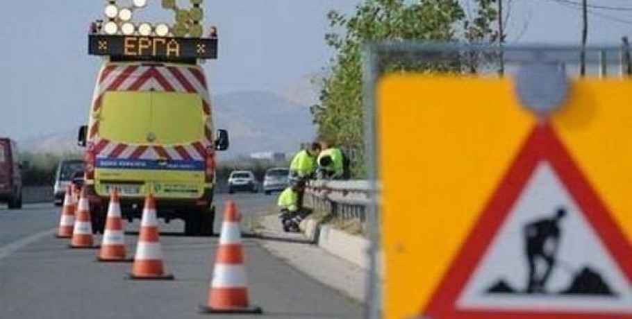 Εργασίες αντικατάστασης αρμών συστολής- διαστολής στην Ε.Ο. 2 Θεσσαλονίκης - Έδεσσας  από την ΠΚΜ