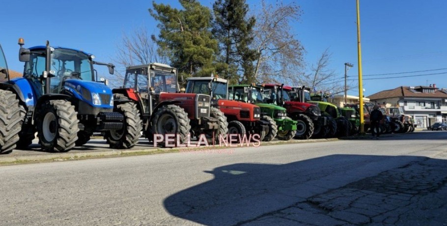 Υποχωρούν τα μπλόκα των αγροτών στην Κεντρική Μακεδονία