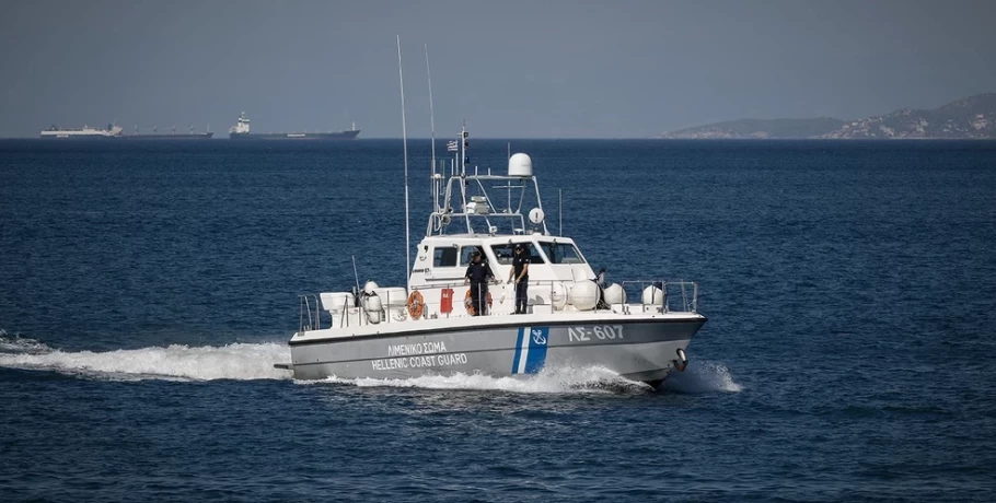 Έρευνες στον Σαρωνικό για 61χρονη, που πιθανόν έπεσε στη θάλασσα από επιβατηγό πλοίο