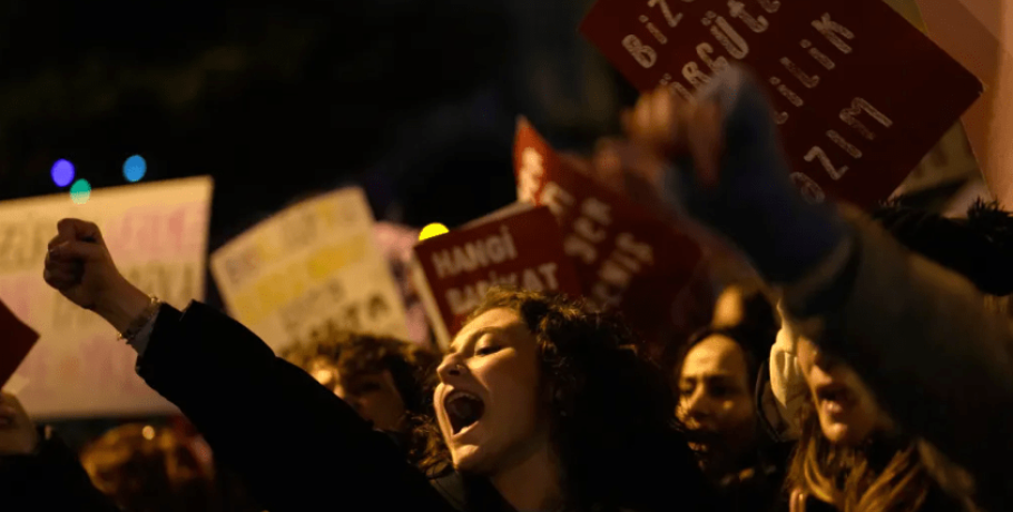 Πάνω από 1.100 συλλήψεις στην Τουρκία μετά την φυλάκιση Ιμάμογλου