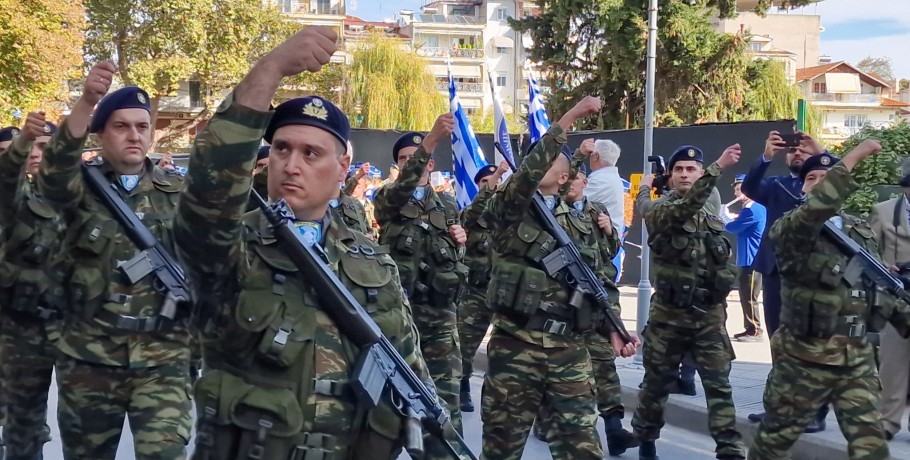 Έδεσσα...παρέλασε ο Ανέστης Δοβλέτης