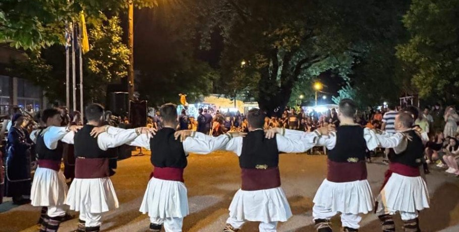 "Βούλιαξε" η Δωροθέα στο πανηγύρι του χωριού