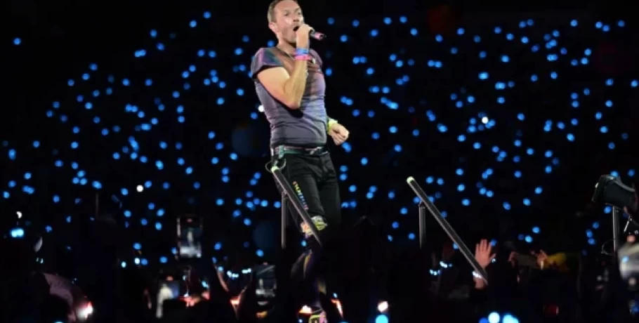 Coldplay: Το συγκρότημα που «έριξε» το ΟΑΚΑ - Δείτε βίντεο και φωτογραφίες