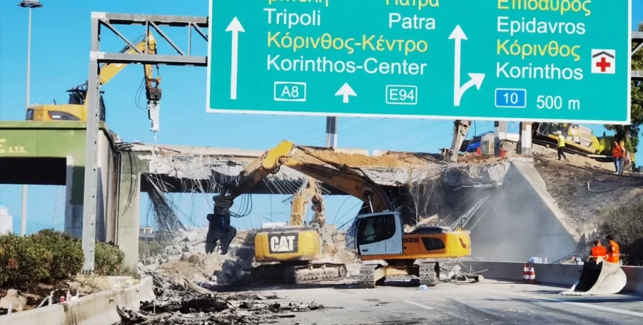 Ισθμός: Κατεδαφίζεται η γέφυρα - Σε ένα ρεύμα η κυκλοφορία στην Αθηνών - Κορίνθου και «μπλόκο» στα φορτηγά