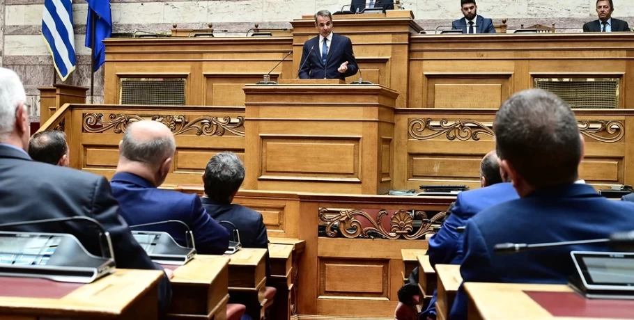 Προειδοποιήσεις Μητσοτάκη σε Αλβανία και Σκόπια: «Δεν ξεκινήσατε καλά» – Η ομιλία του στους βουλευτές της ΝΔ