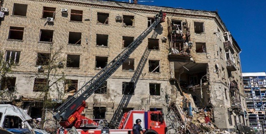 Ουκρανία: Τρεις νεκροί και 56 τραυματίες από τον ρωσικό βομβαρδισμό στο Χάρκοβο